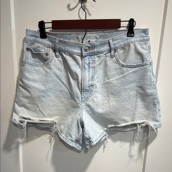 AEO Strigid Relaxed Jean Shorts Distressed Size 12 - Picture 3 of 12